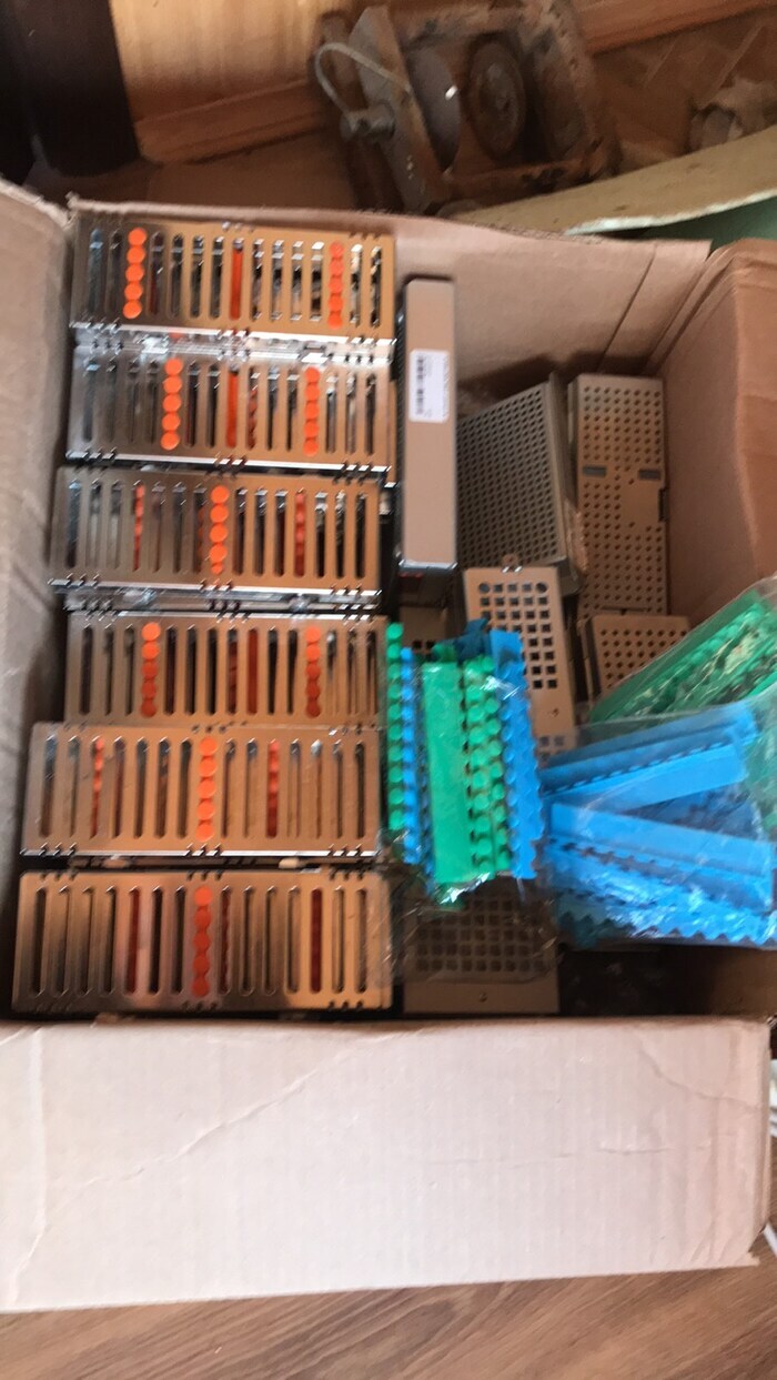 Hu friedy інструменти і касети. Є нові і вживані. Відправляю наложеним платежем Zooble.com.ua