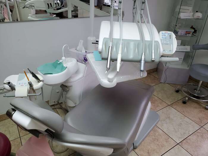 Продається стоматологічна установка AntoA 4 в робочому стані. +380509528025 Олег Степанович Zooble.com.ua