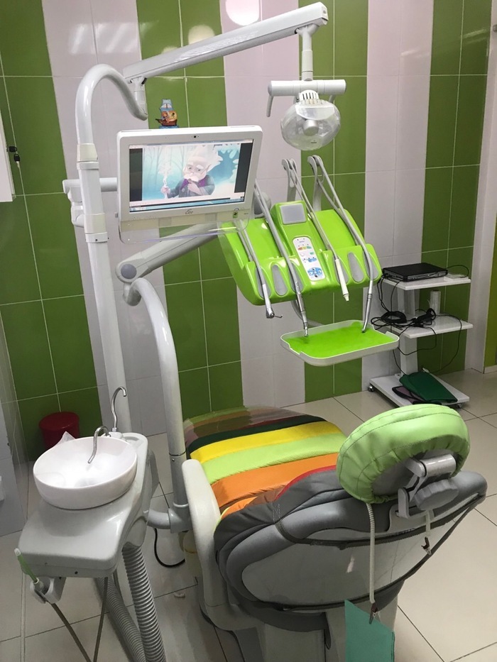 Продаж стоматологічної установки `GNATUS` (Бразилія), б/в, у гарному робочому стані. Zooble.com.ua