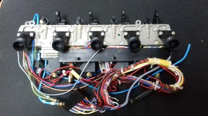 Продам блок інструментів (бутерброд), скалер з шлангом, корпус моторана Sirona E,C-1.все в ідеальному стані. Zooble.com.ua