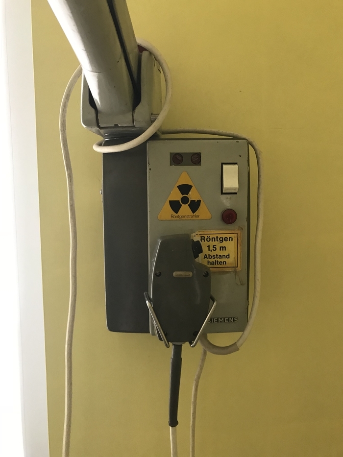 Продам дентальний рентген SIEMENS в робочому стані в даний час використовується в кабінеті. Zooble.com.ua