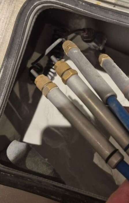 Продам піскарку Reitel на 4 бачки та сопла, досить добротний стан ,працює добре . Zooble.com.ua