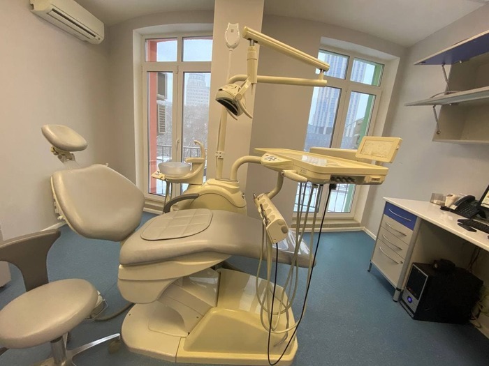 Продам стоматологічну установку в хорошому робочому стані Zooble.com.ua