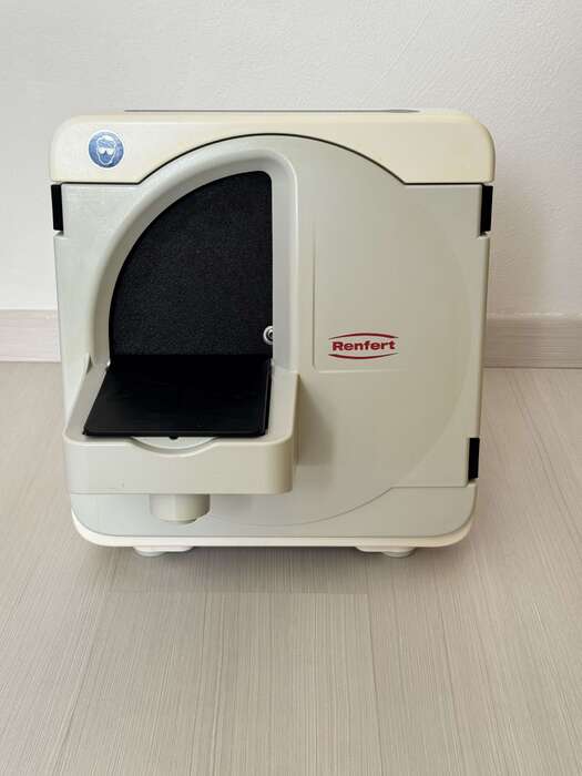 Продам трімер Renfert. Відмінний стан,як технічно так і візуально ,працював виключно в стоматологічному кабінеті. Zooble.com.ua