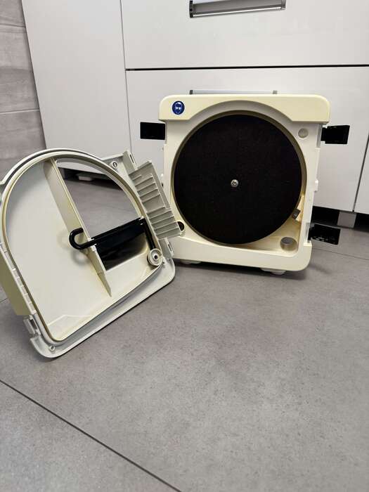 Продам трімер Renfert. Відмінний стан,як технічно так і візуально ,працював виключно в стоматологічному кабінеті. Zooble.com.ua