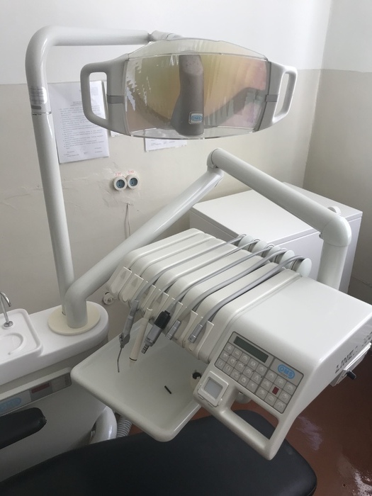Продом стоматологічну установку Oms Linea100 в робочому стані Zooble.com.ua