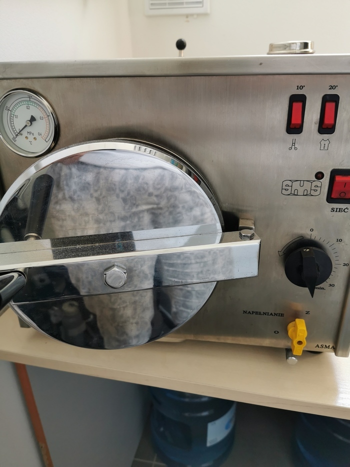 Sprzedam unity stern Weber, fotele pacjenta, kompresor, wstrzasarke, lampe polimeryzacyjna Zooble.com.ua