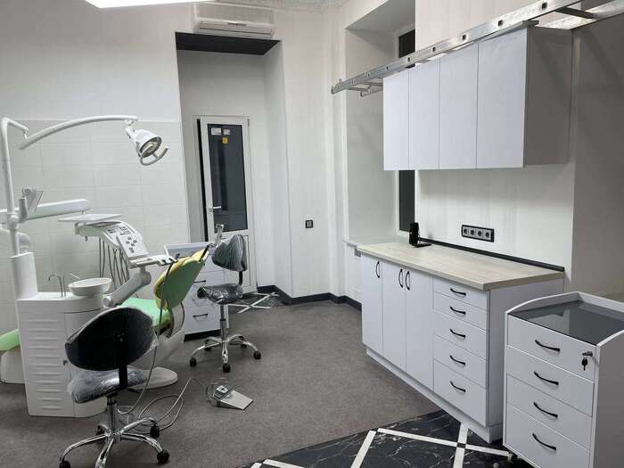 Стоматологическая клиника в аренду в центре города Zooble.com.ua