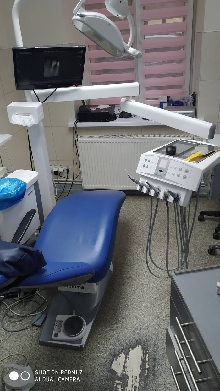 Стоматологічна установка diplomat з кріслом в доброму стані все працюе Zooble.com.ua