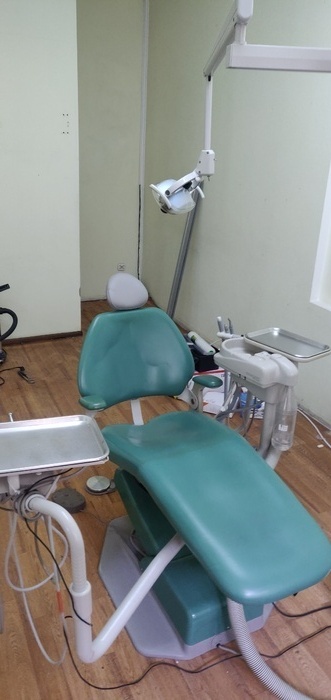 Стоматологическая установка A-Dec 3. с нижней подачей ...ПОТОЛОЧНЫЙ СВЕТИЛЬНИК. Zooble.com.ua