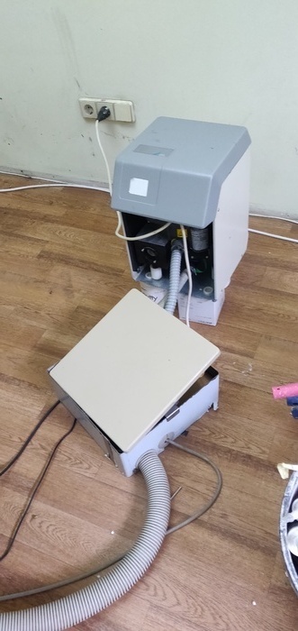 Стоматологическая установка A-Dec 3. с нижней подачей ...ПОТОЛОЧНЫЙ СВЕТИЛЬНИК. Zooble.com.ua