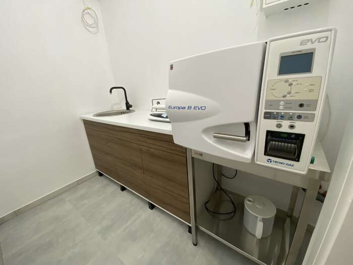 Здаємо в оренду стоматологічну клініку на 2 повноцінні кабінети, стерилізаційною, рецепцією. Zooble.com.ua