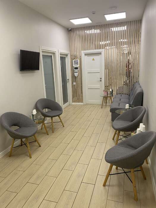 Здам або продам стомат клініку Київ (м Палац Укр - 150м). 4(5) каб. Уст Diplomat. Продаж 50тис$. Оренда 5,5т$ (з комун.) Zooble.com.ua