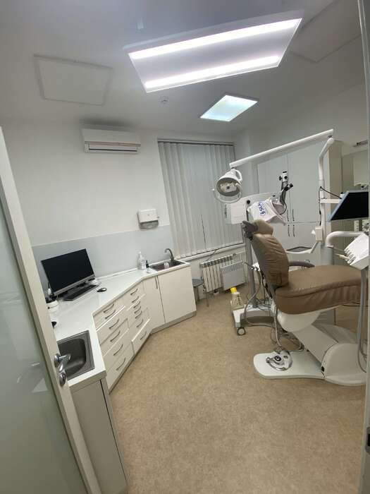 Здам або продам стомат клініку Київ (м Палац Укр - 150м). 4(5) каб. Уст Diplomat. Продаж 50тис$. Оренда 5,5т$ (з комун.) Zooble.com.ua