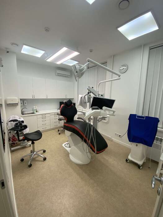 Здам або продам стомат клініку Київ (м Палац Укр - 150м). 4(5) каб. Уст Diplomat. Продаж 50тис$. Оренда 5,5т$ (з комун.) Zooble.com.ua