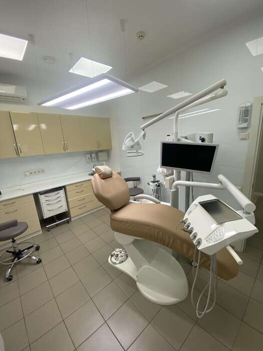 Здам або продам стомат клініку Київ (м Палац Укр - 150м). 4(5) каб. Уст Diplomat. Продаж 50тис$. Оренда 5,5т$ (з комун.) Zooble.com.ua