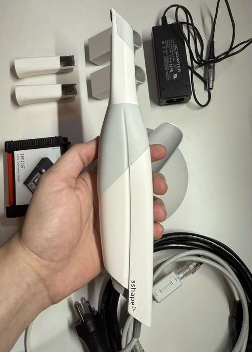 3Shape Trios 3 2022 року в хорошому стані та комплекті як на фото, стоматологічний сканер, TG/Inst більше інформації! Zooble.com.ua