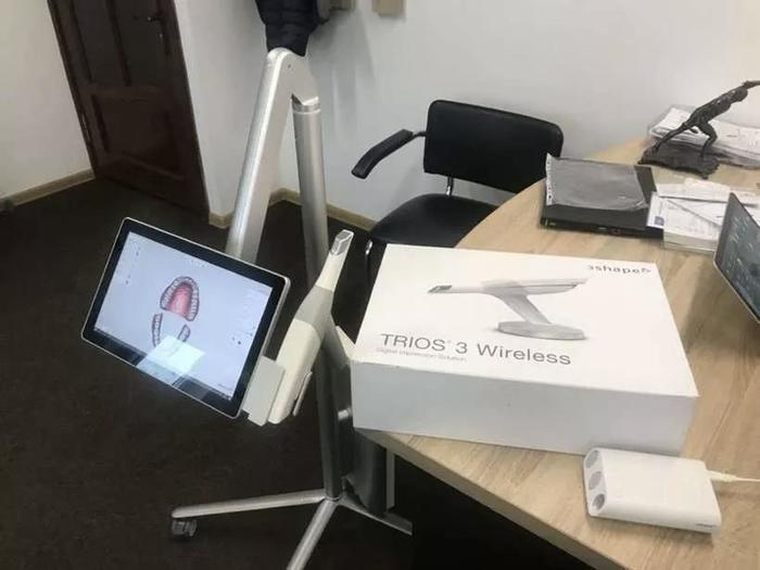 3Shape Trios 3 Wireless MOVE (безпровідний кольоровий інтраоральний сканер) + ПО Zooble.com.ua