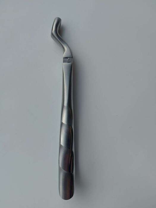 5300.Y0.67A Щипці з анатомічною ручкою для видалення верхніх зубів мудрості 175 євро Zooble.com.ua