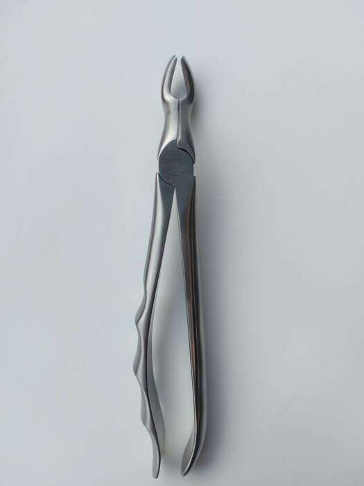 5300.Y0.67A Щипці з анатомічною ручкою для видалення верхніх зубів мудрості 175 євро Zooble.com.ua
