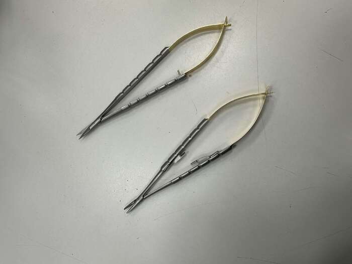 Акційні ціни на комплекти інструментів для ушиття ! Наприклад ножиці прямі та вигнуті 16см 1650грн, тримач+ножиці 2300 Zooble.com.ua