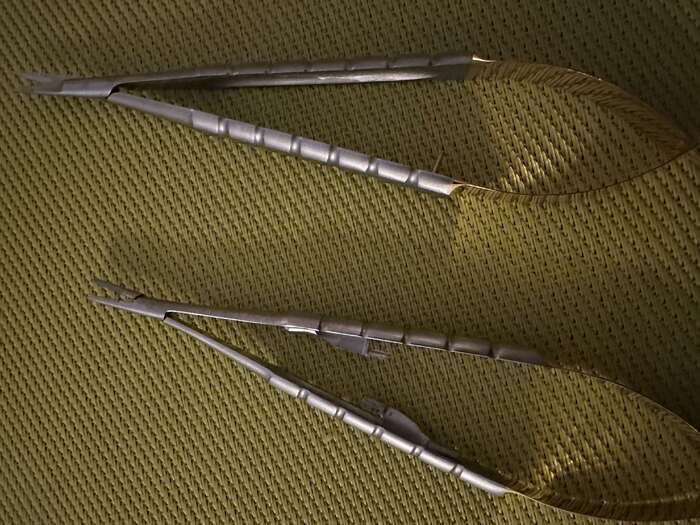 Акційні ціни на комплекти інструментів для ушиття ! Наприклад ножиці прямі та вигнуті 16см 1650грн, тримач+ножиці 2300 Zooble.com.ua