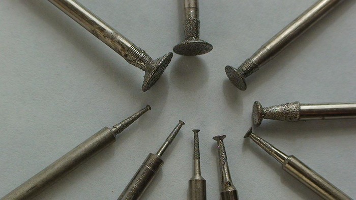 Алмазная шлифовальная головка в виде гвоздя, для зубного техника с хвостовиком 2,35 мм. Детальнее www.dent.10ki.biz Zooble.com.ua