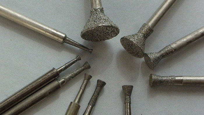 Алмазная шлифовальная головка в виде конусного гвоздя, для зубного техника с хвостовиком 2,35 мм, www.dent.10ki.biz Zooble.com.ua