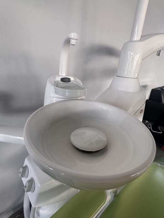 ANTOS 6+— стоматологічна установка преміум-класу 2014р.в Zooble.com.ua