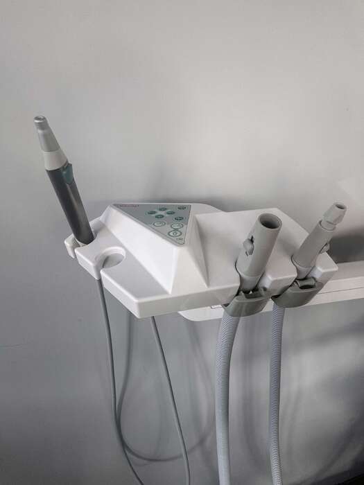 ANTOS 6+— стоматологічна установка преміум-класу 2014р.в Zooble.com.ua