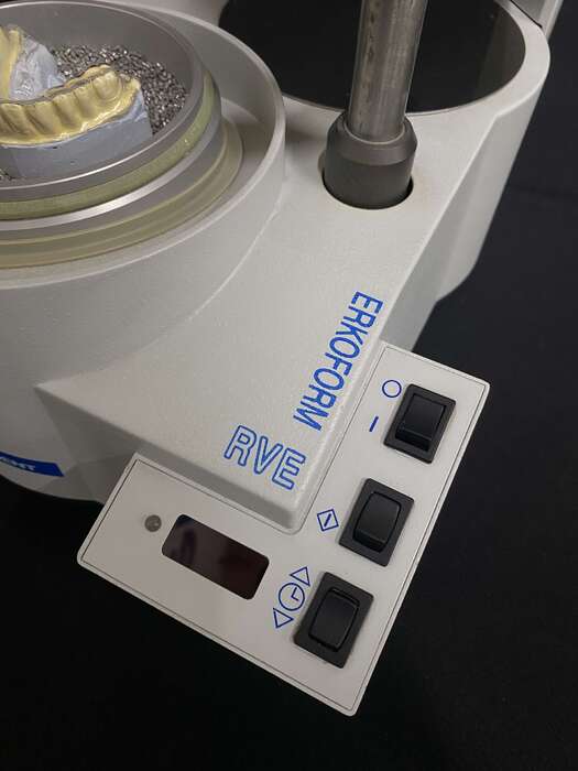 Апарат для виготовлення кап Erkodent Erkoform RVE Даємо в комплект пластини Стан - повністю технічно провірений Zooble.com.ua