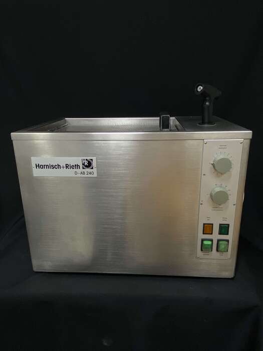 Апарат для виварювання воску в зуботехнічних лабораторіях Harnisch + Rieth D-AB 240 6 кюветних корзин 6 форсунок Zooble.com.ua