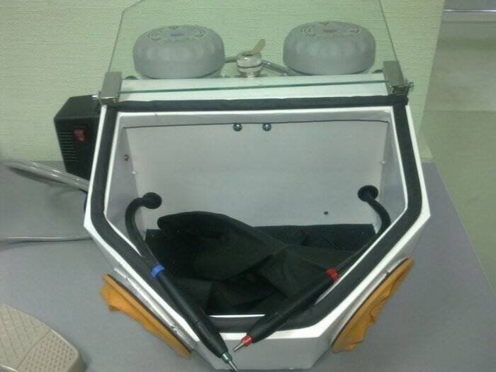 Аппарат зуботехнический пескоструйный на 2 бачка АПТ-4 75-250 мкм (StomTrade, Украина) Zooble.com.ua