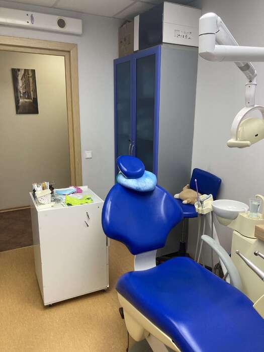 Аренда стоматологічного крісла на 3-4 зміни в неділю.Район між Індустріальними і Шулявським містом.1300 грн зміна. Zooble.com.ua