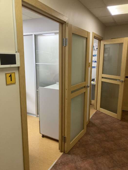 Аренда стоматологічного крісла на 3-4 зміни в неділю.Район між Індустріальними і Шулявським містом.1300 грн зміна. Zooble.com.ua