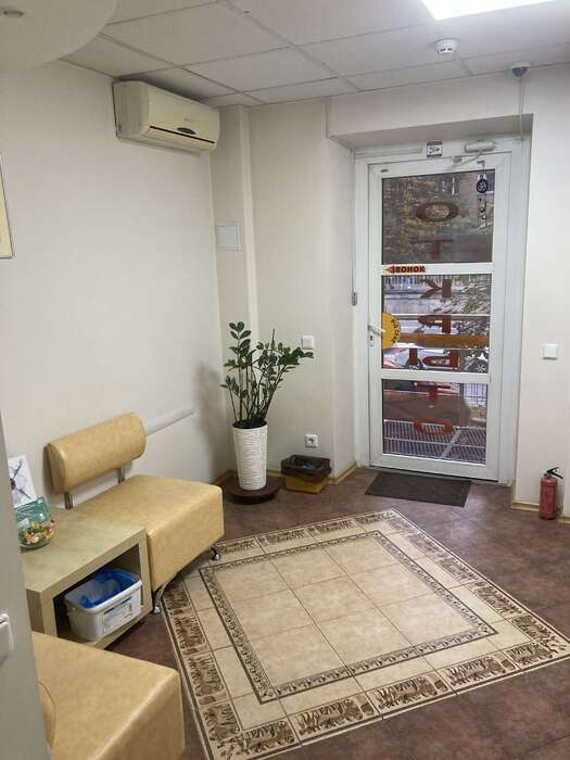 Аренда стоматологічного крісла на 3-4 зміни в неділю.Район між Індустріальними і Шулявським містом.1300 грн зміна. Zooble.com.ua