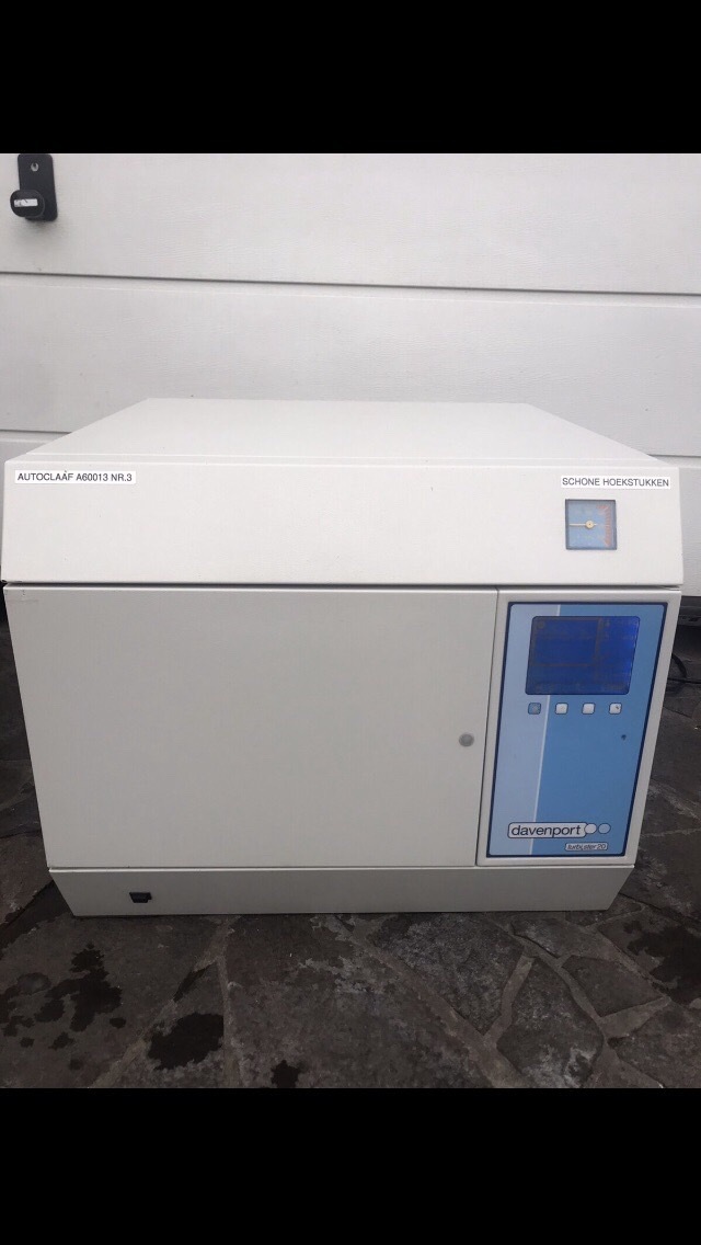 Автоклав Davenport. Б - клас. З встроєним дистилятором. Виробник Голандія. Zooble.com.ua