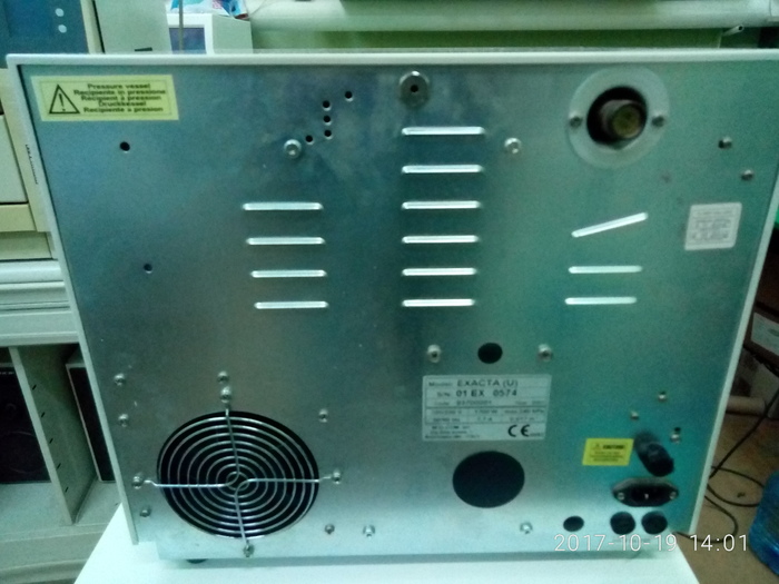Автоклав EXACTA, производства MOCOM, Италия (2001г.) Электронный автоматический автоклав Mocom EXACTA. 17 л. с вакуумной Zooble.com.ua