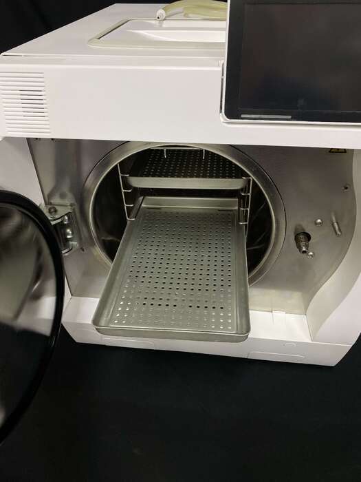 Автоклав Melag Vacuklav 41В+ Тип - автономний Об єм - 18,6л Клас - В Гарантія 3 міс, сервісне обслуговування Zooble.com.ua