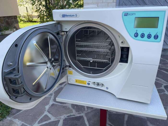 Автоклав Millennium Mocom S,з вакуумною помпою,стан нового,пройшов лише 400 циклів.Ціна 1100 є 0955534567 Zooble.com.ua