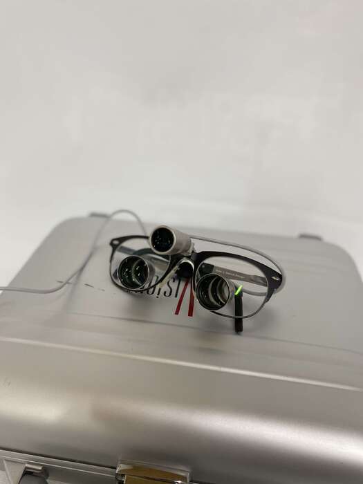 Бінокуляри ExamVision З освітлювачем Збільшення 2,3х Весь комплект Ціна - 1600€ 0506967785 Ольга 0997571185 Олексі Zooble.com.ua