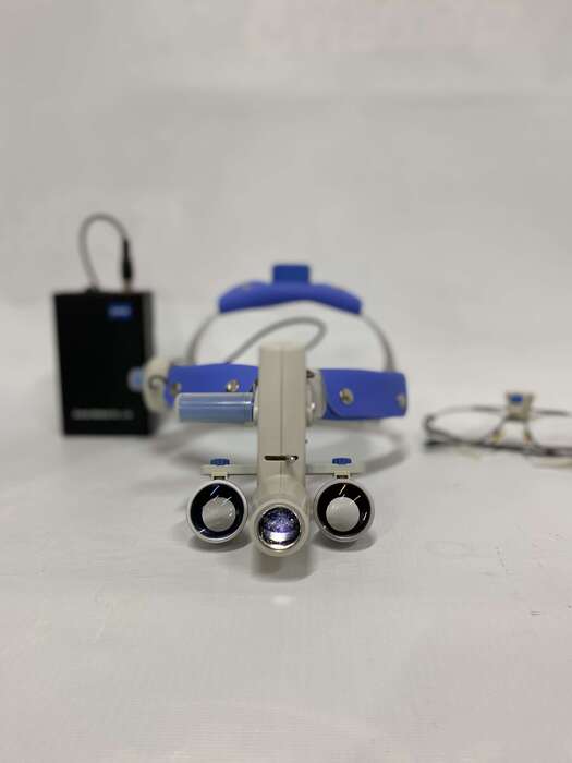 Бінокуляри Zumax З налобним освітлювачем HL8000 Зарядний пристрій, акумулятор В комплекті з лінзами Збільшення 2,5х Zooble.com.ua