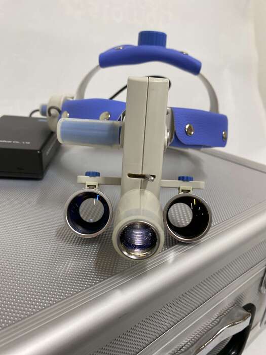 Бінокуляри Zumax З налобним освітлювачем HL8000 Зарядний пристрій, акумулятор В комплекті з лінзами Збільшення 2,5х Zooble.com.ua