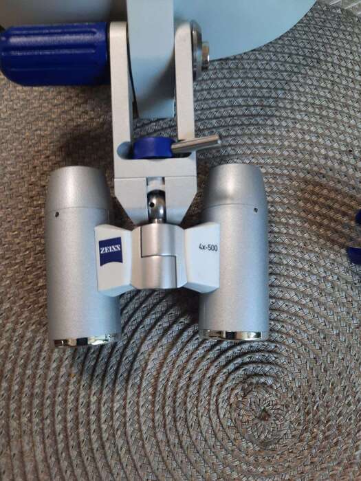 Бинокуляры Zeiss на шлеме. Увеличение 4х, фокусное расстояние 50 см. Состояние отличное. Фирменный кейс. Zooble.com.ua