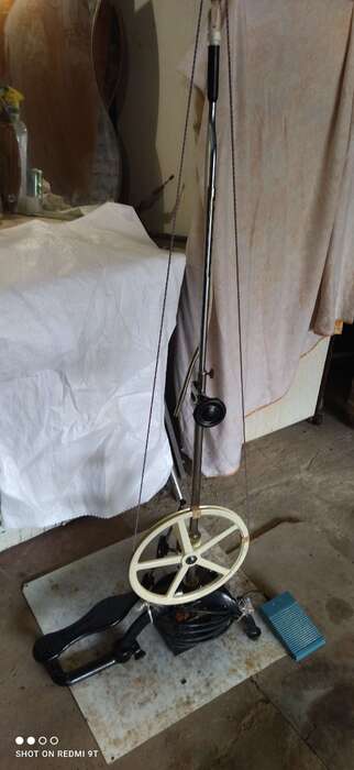 Бормашинка комбинированная, в хорошем состоянии двигатель работает, с консервации новая, в железном ящике Zooble.com.ua