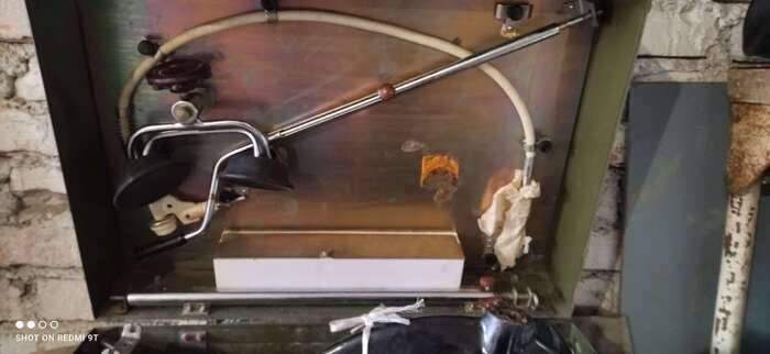 Бормашинка комбинированная, в хорошем состоянии двигатель работает, с консервации новая, в железном ящике Zooble.com.ua