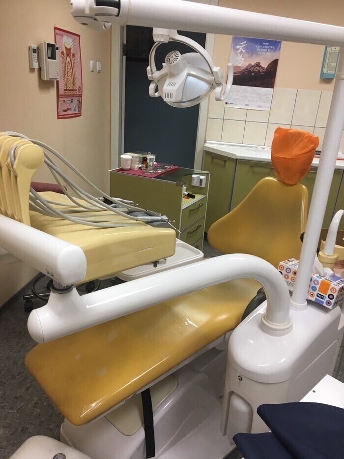 Cтоматологическая установка AZIMUT модель 300 В (врхняя подача инструментов) Zooble.com.ua