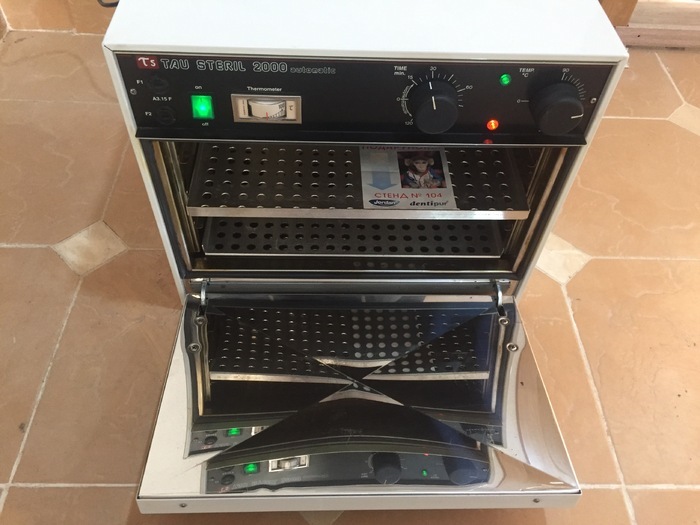 Cухожаровой стерилизатор `Tau steril 2000` состояние как новое Zooble.com.ua
