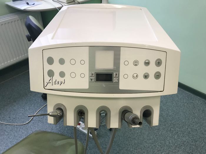 Продається б/в стоматологічна установка Diplomat DA 130 Zooble.com.ua