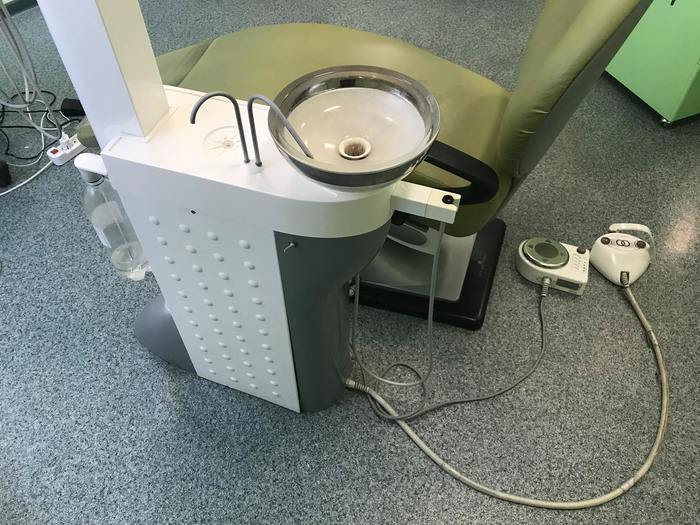 Продається б/в стоматологічна установка Diplomat DA 130 Zooble.com.ua